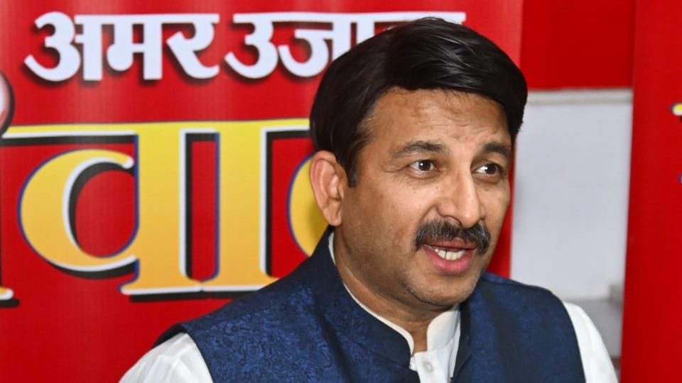 BJP Leader Manoj Tiwari reached Amar Ujala office spoke openly on politics