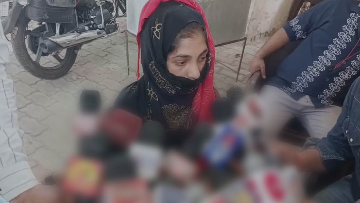 up police constable misdeed with girl when pressurized to marry her he got her bitten by a snake