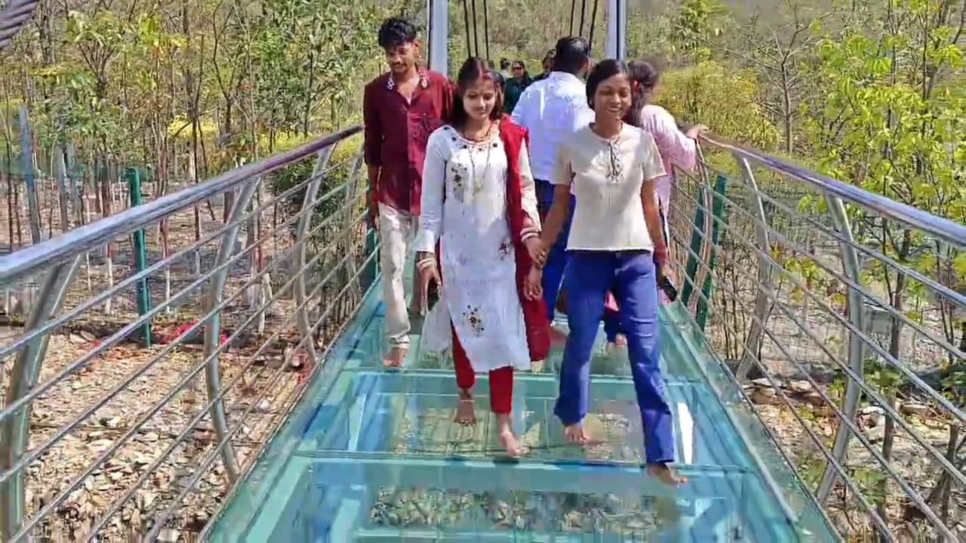 Rajgir: Trouble due to increased crowd in Nature-Zoo Safari, tourists disappointed due to lack of facilities