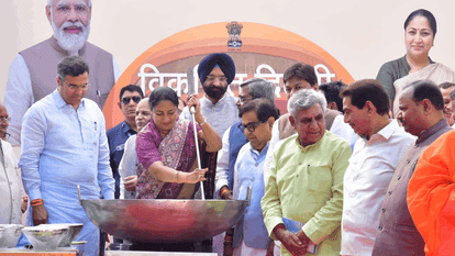 सीएम रेखा ने तैयार की खीर