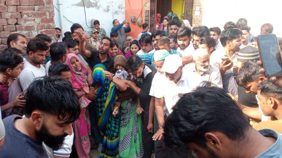 Saharanpur Murder News Bjp Leader Yogesh Shoots and Throws Children From Roof Full Details in Hindi