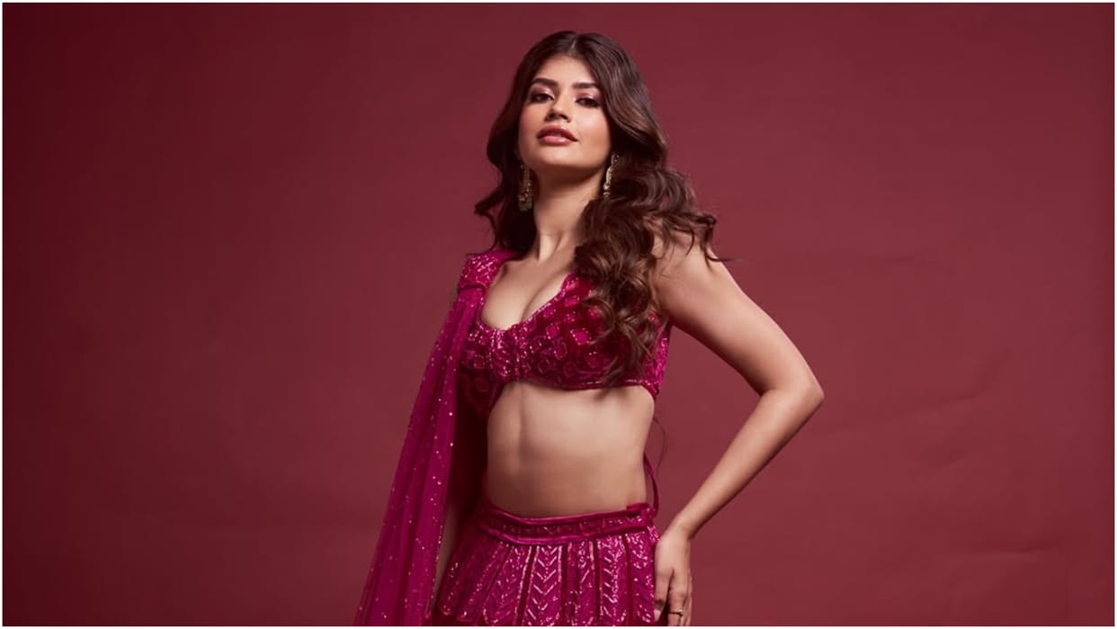 Sikandar actress Anjini Dhawan helping poor man video viral on social media users reacted