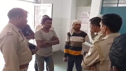 Baghpat: Bike collides with tractor trolley parked on the road at Panchi intersection, youth dies, two injured