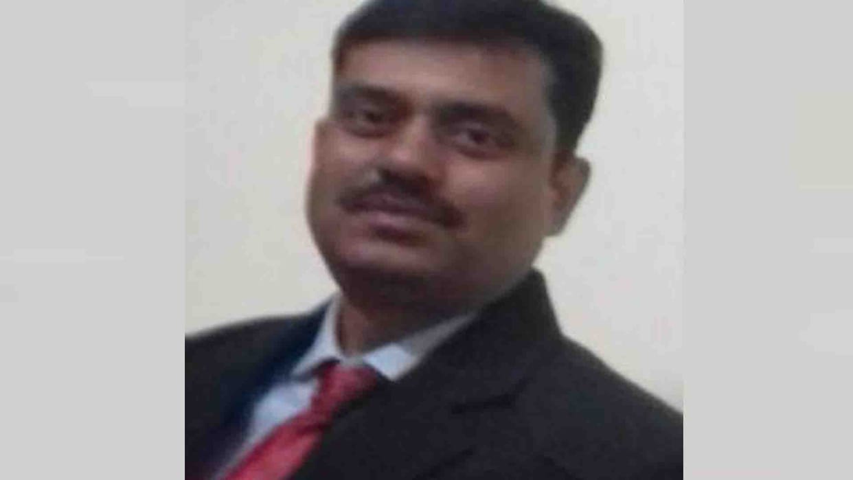 Unnao: Retired JCO dies after being crushed by a gas tanker on the highway