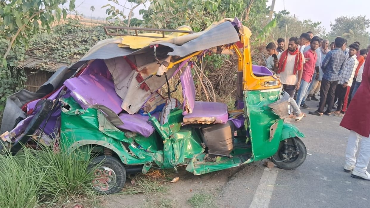 Bihar News : child with three people died in road accident News Darbhanga bihar police