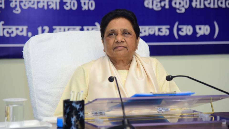 BSP: Mayawati clarifies, Akash is not my successor, he has just returned to the party; No apology to Ashok Sid