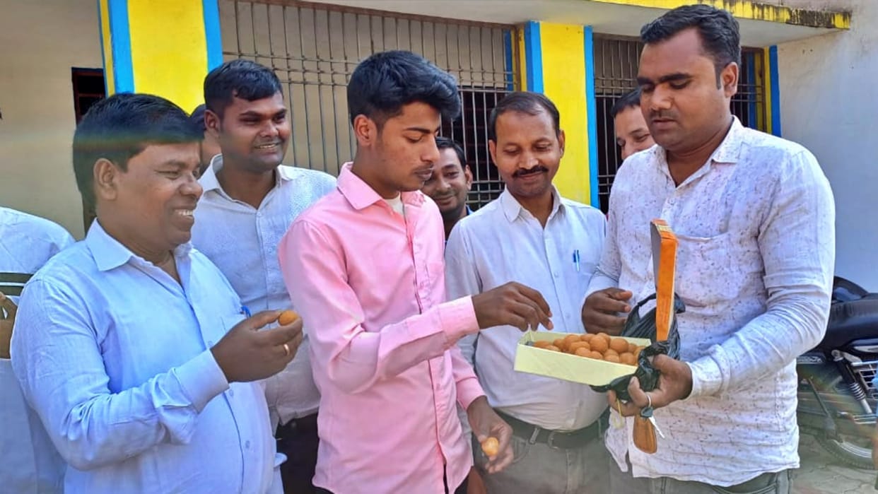 BSEB Result: Shakib Shah of Buxar became second topper in Inter from Arts Faculty; Celebration in village