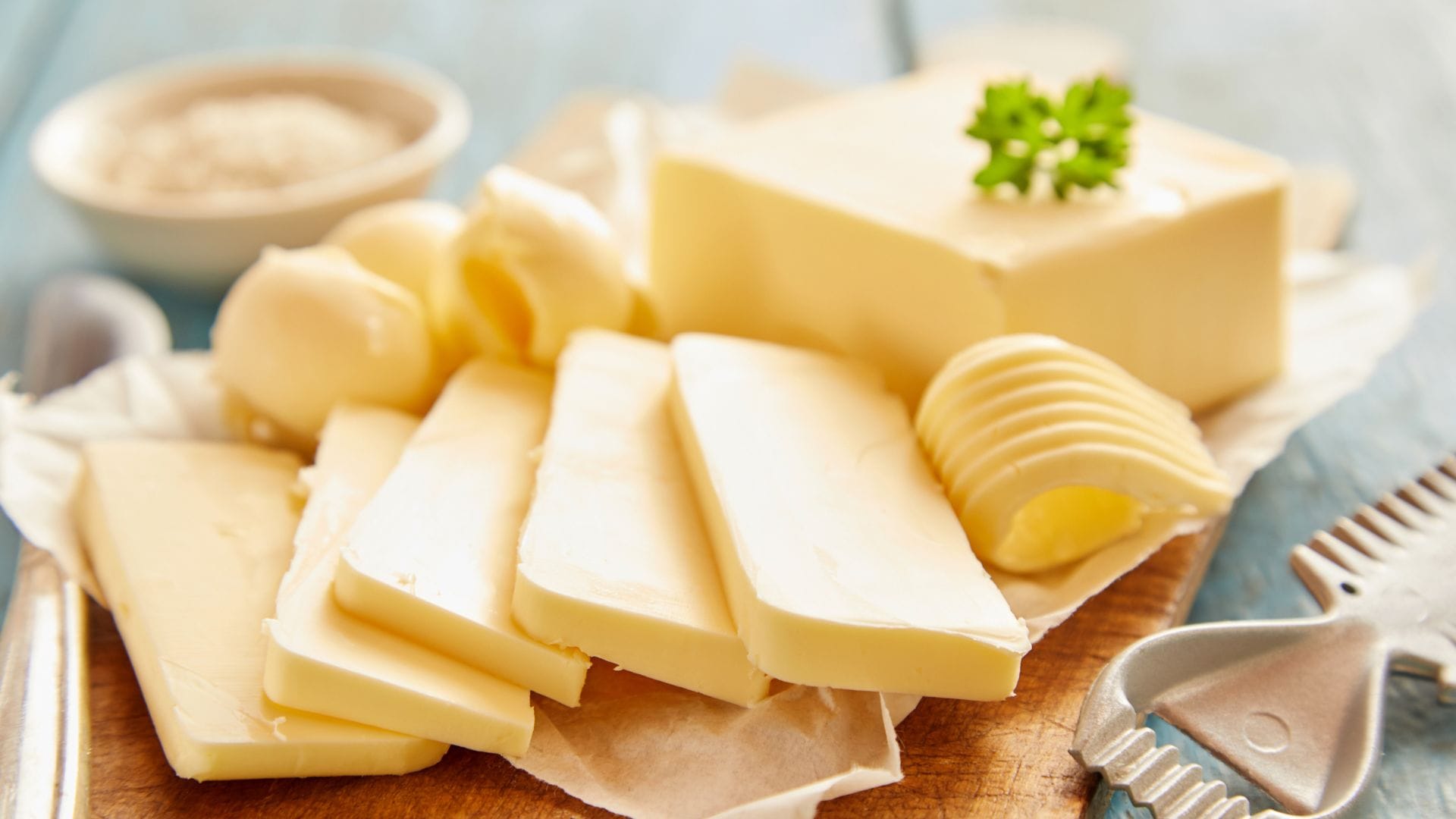 If you eat a lot of butter then be careful study shows early death in hindi