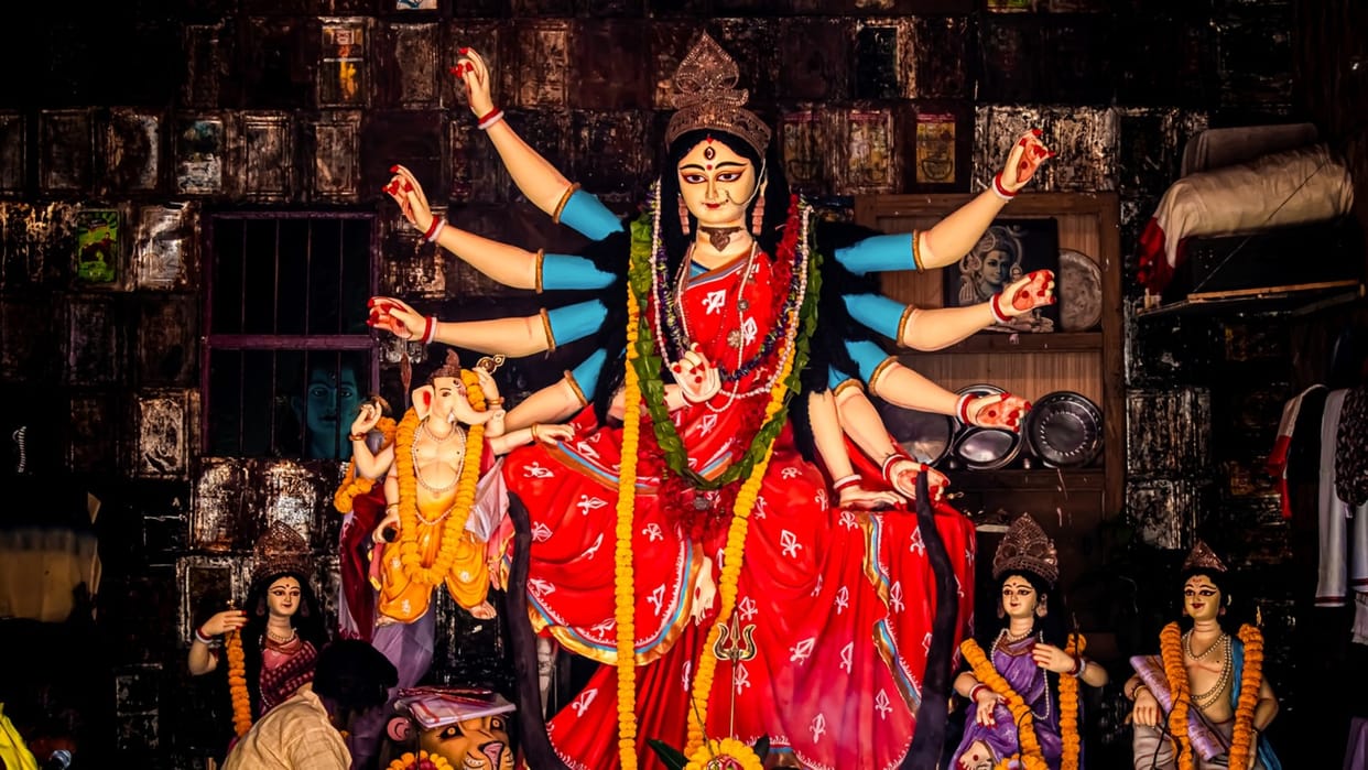 Navratri 2025 tips for prosperity and wealth do these five remedy in navratri