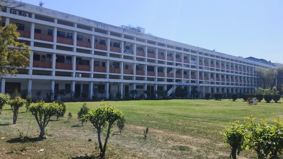 Security of Panjab University Security personnel not recruited four buildings handed over to one