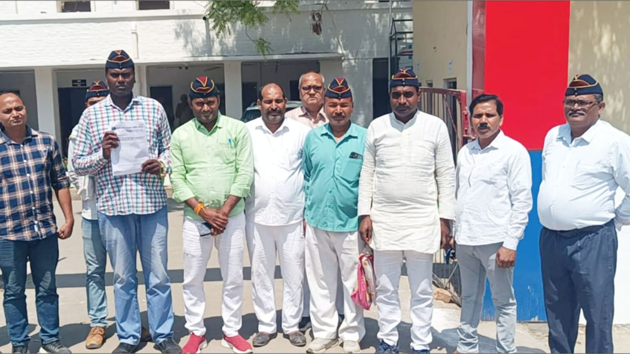 Former soldiers met the officers made serious allegations against the police know the whole matter