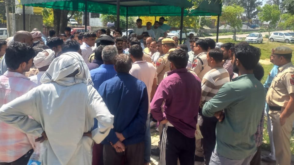 woman hanged herself under suspicious circumstances in Jhajjar