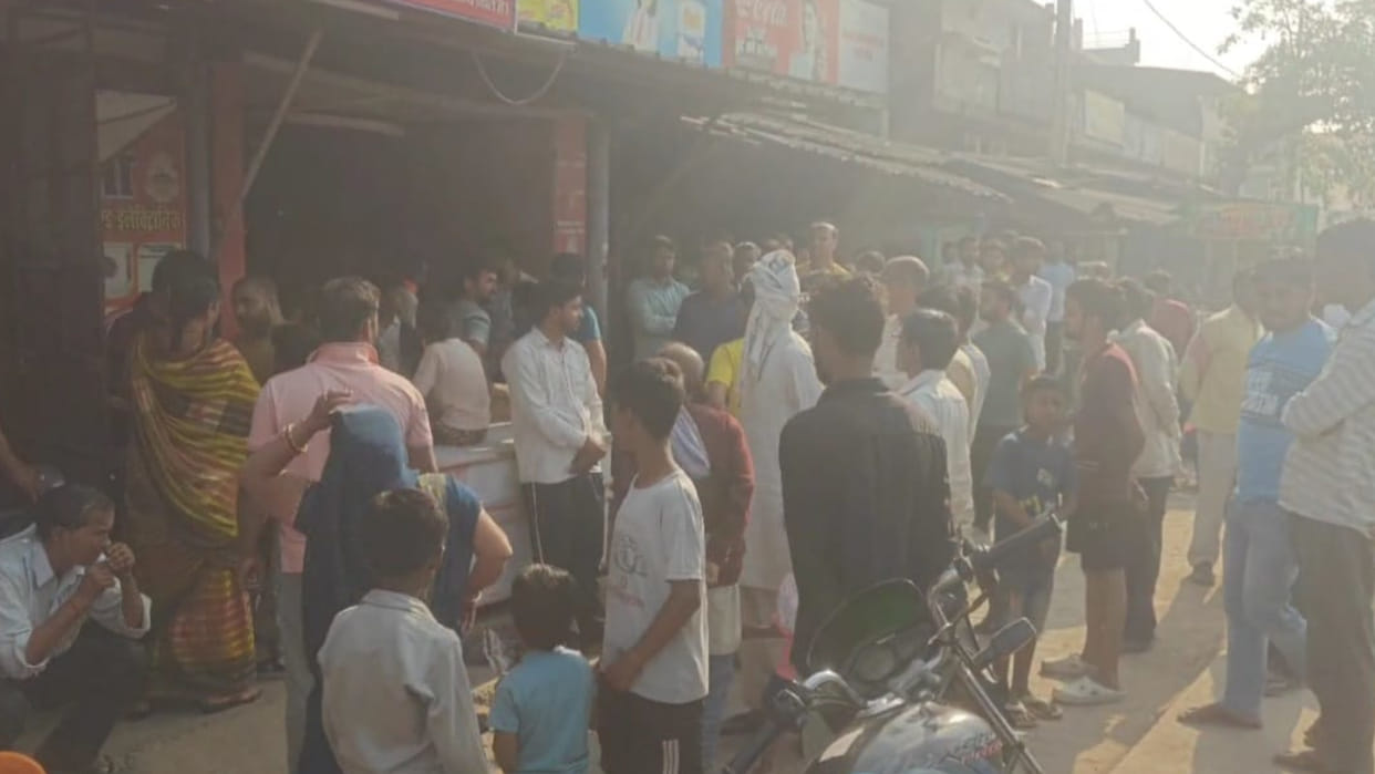 Dispute between two brothers in Maharajganj, younger brother stabbed elder brother, death in BRD