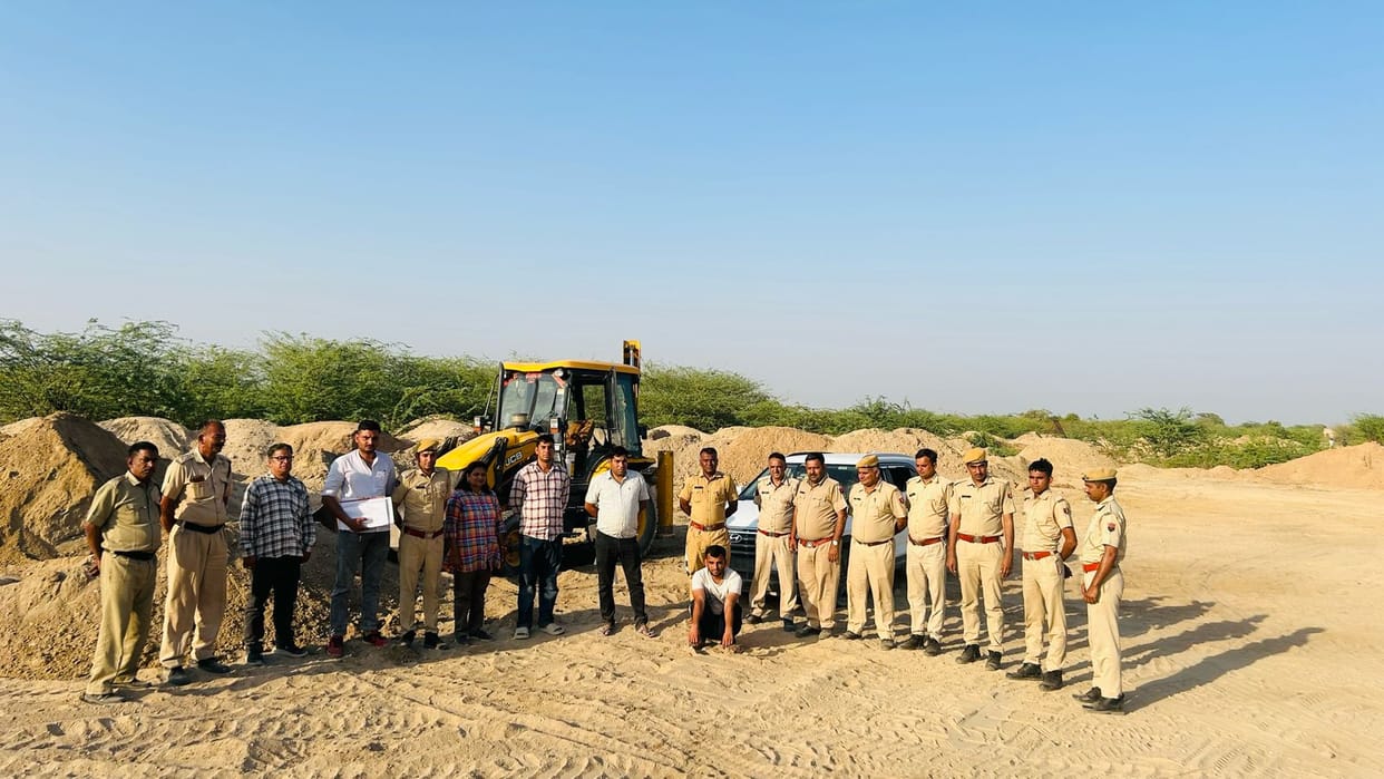 JCB and car seized along with 2500 tonnes of illegal gravel stock in Jodhpur