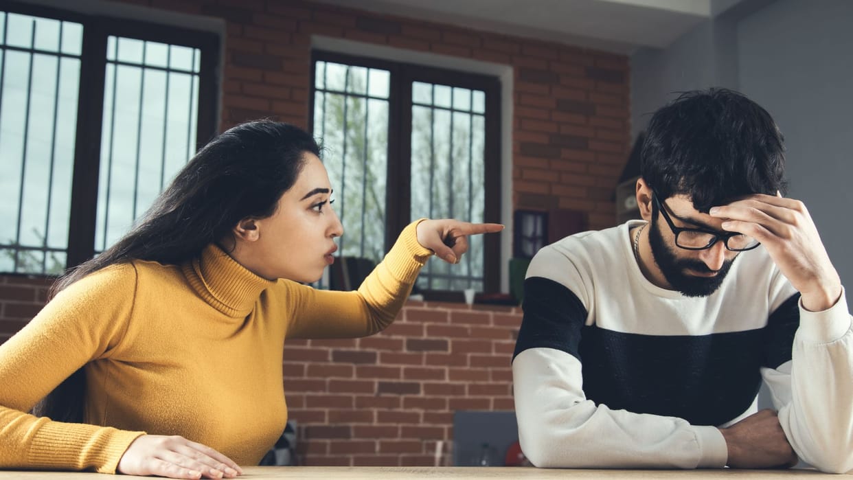 How gaslighting spoils relationships know with example in hindi