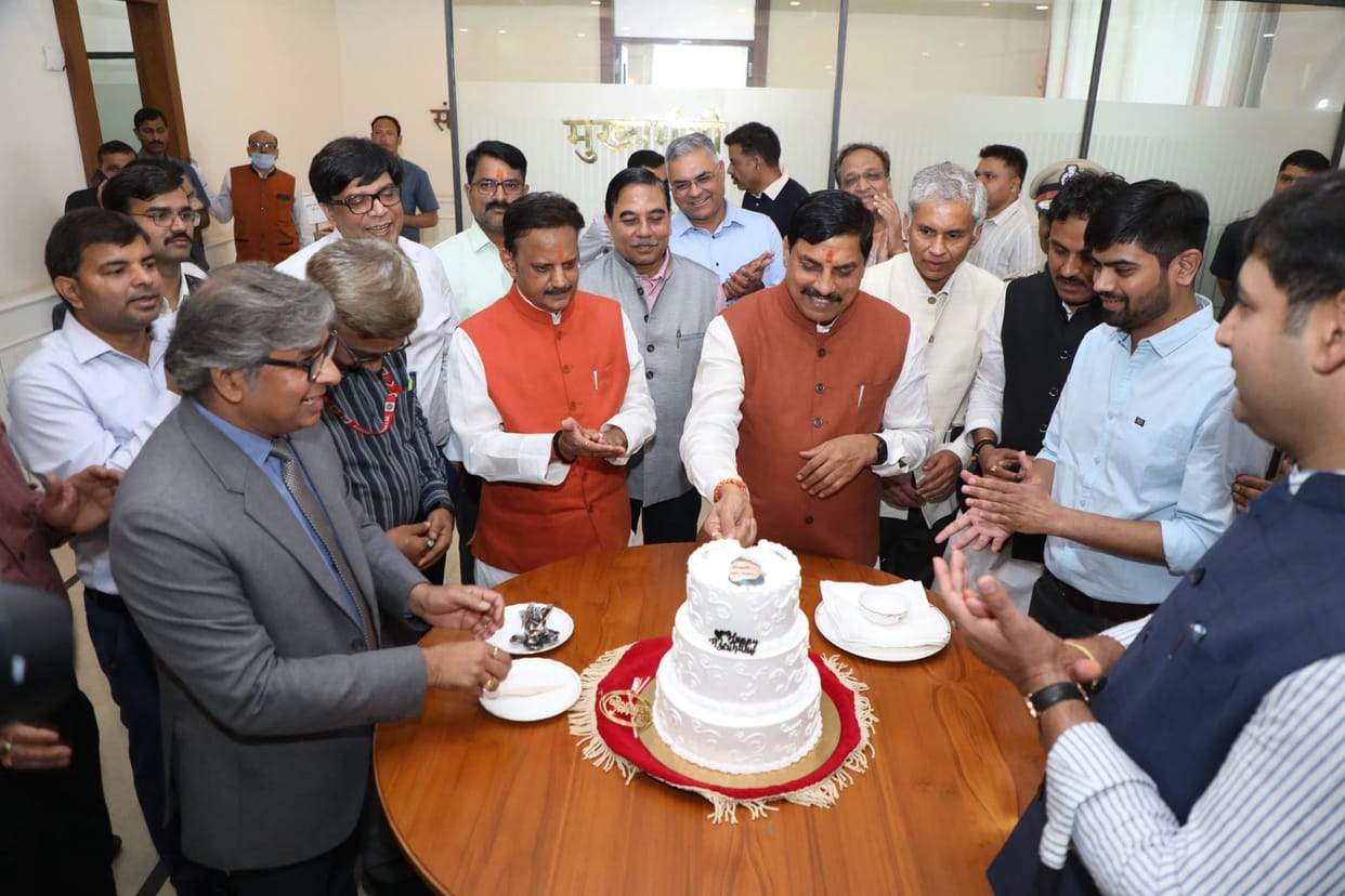 MP News: PM Modi congratulated CM Dr. Yadav on his birthday, wished him a healthy life and long life