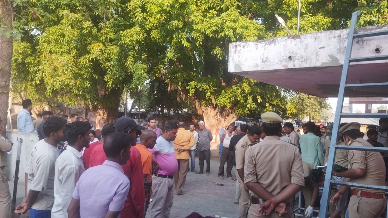 Four people died in collision of Rishikesh depot in Lakhimpur Kheri
