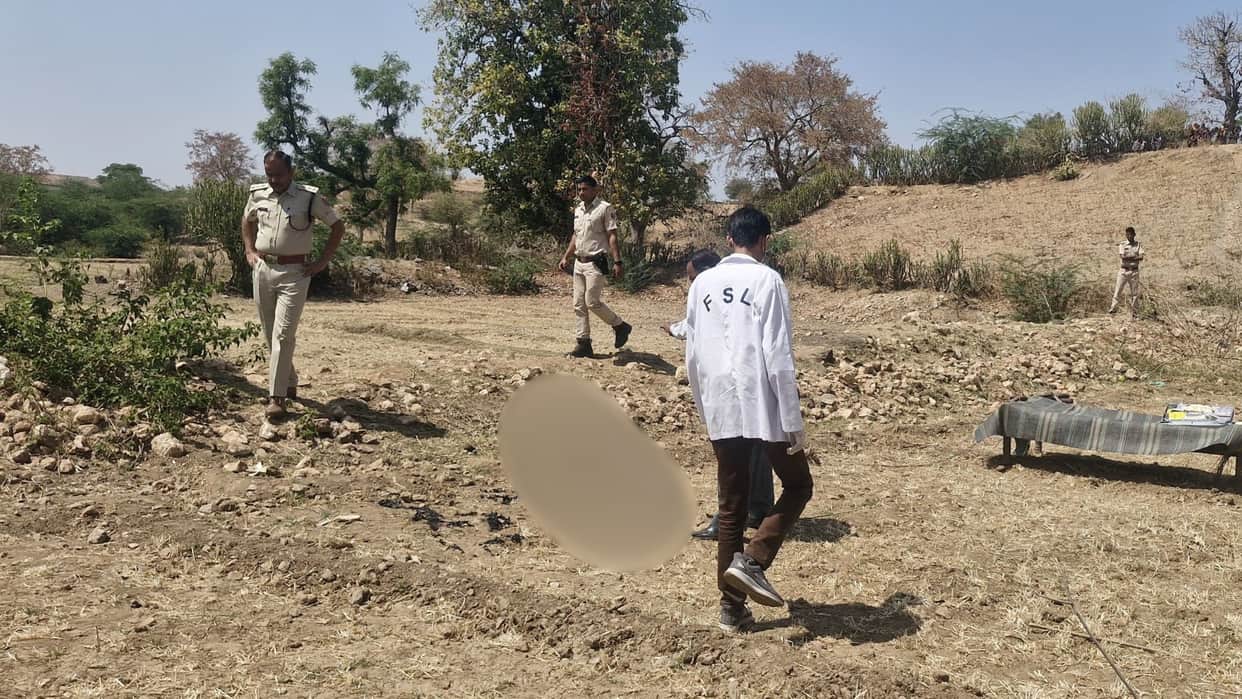 Sensation spread in the area after a half-burnt body was found in Dungarpur