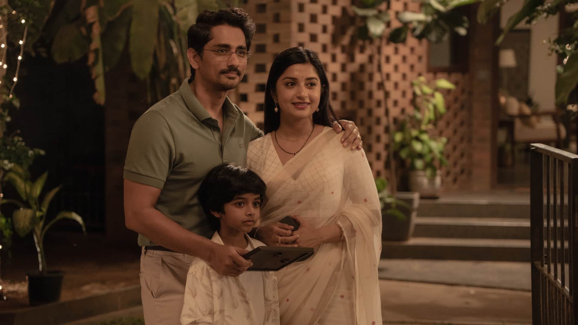 Test Movie Trailer Out Now R Madhavan Siddharth Nayanthara
