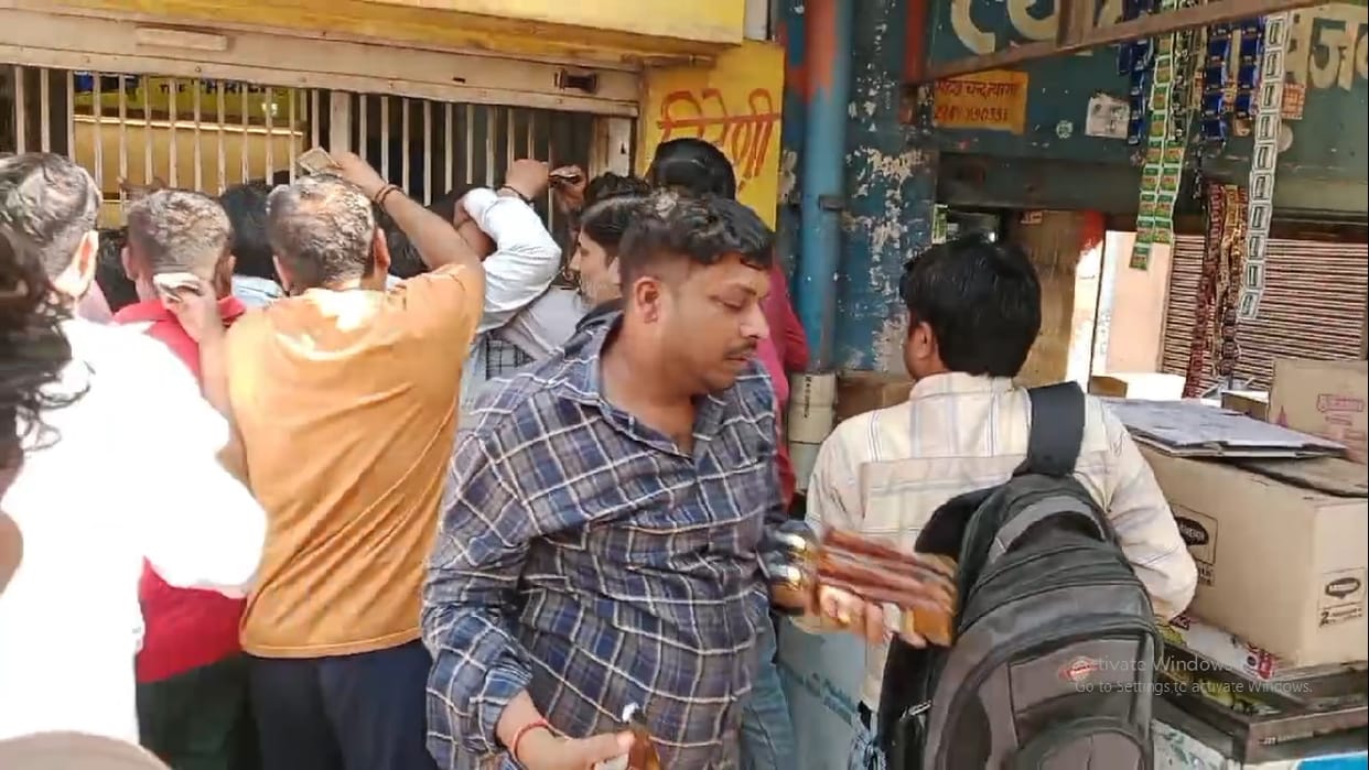 Offer for liquor lovers in UPon purchase of one second one is being given free
