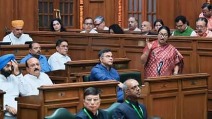 दिल्ली विधानसभा में सीएम रेखा