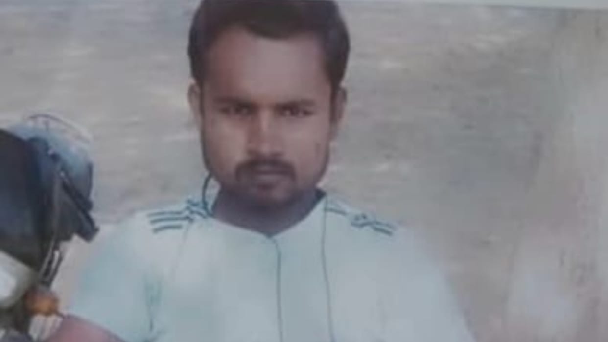Contract labourer died after being hit by train in Pilibhit