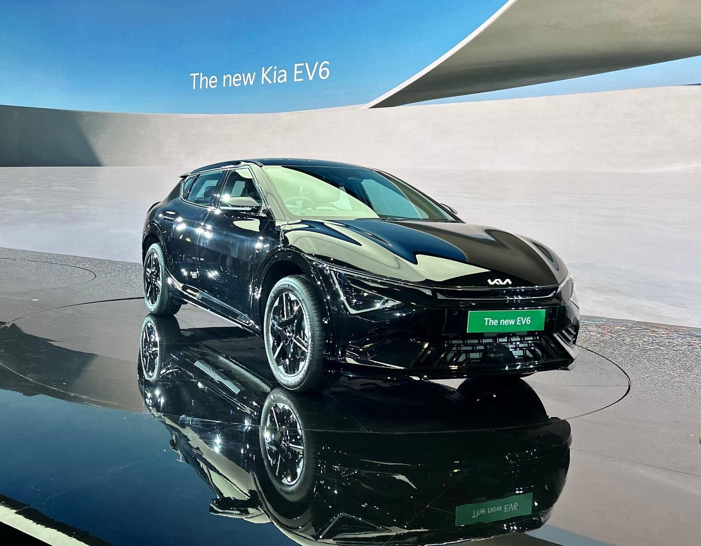Maharashtra EV Policy 2025 targets 30 pc adoption by 2030 Latest News in Hindi