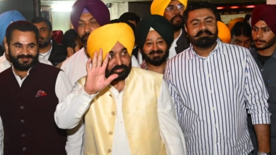 Punjab: Why is CM mann not accepting CRPF Y security, CRPF is giving security cover to 206 VIPs