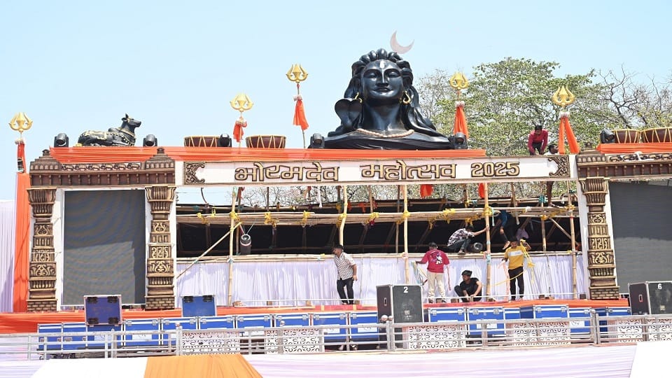 There will be a wonderful confluence of faith art and culture on stage Bhajan singer Hansraj Raghuvanshi reach