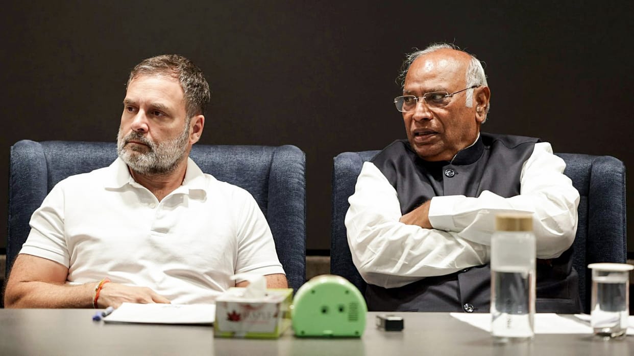 Bihar Election: Congress formed state election committee; Akhilesh Singh Madan Mohan Jha, Shakeel Ahmed Khan