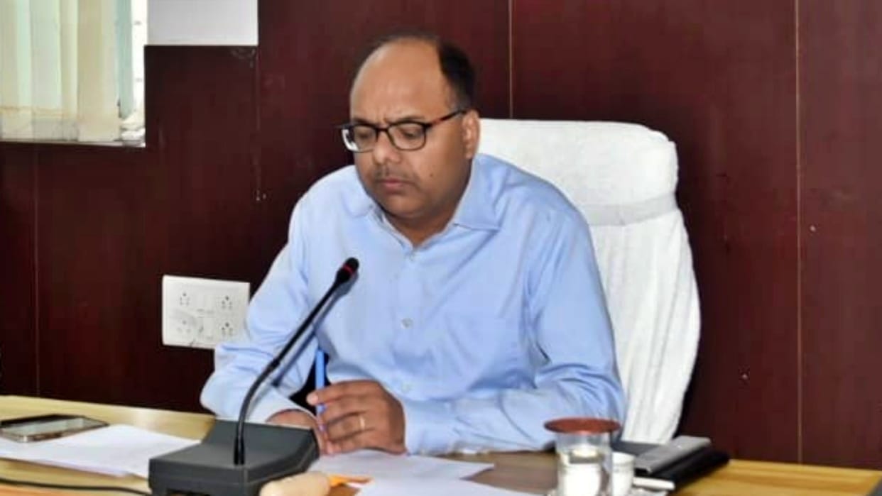 Bihar News: Patna DM reviewed construction of municipal offices, pre-monsoon preparations and PMAY