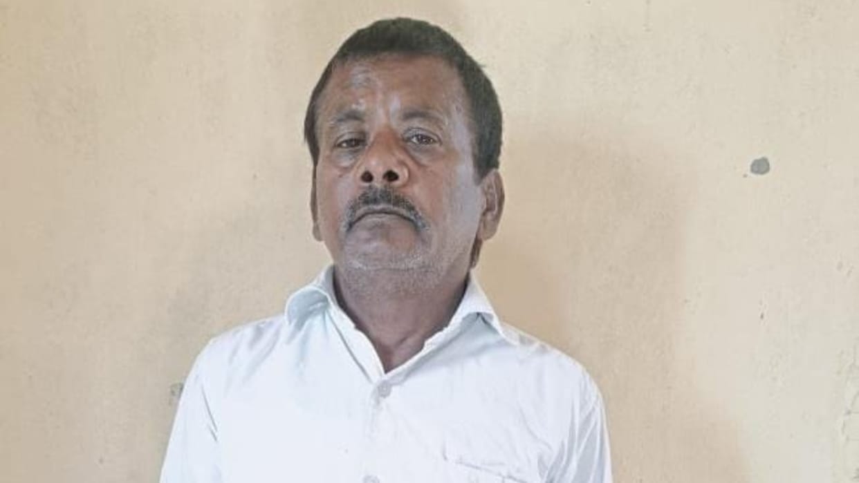 Bihar News : STF arrested notorious wanted Naxalite patna bihar police