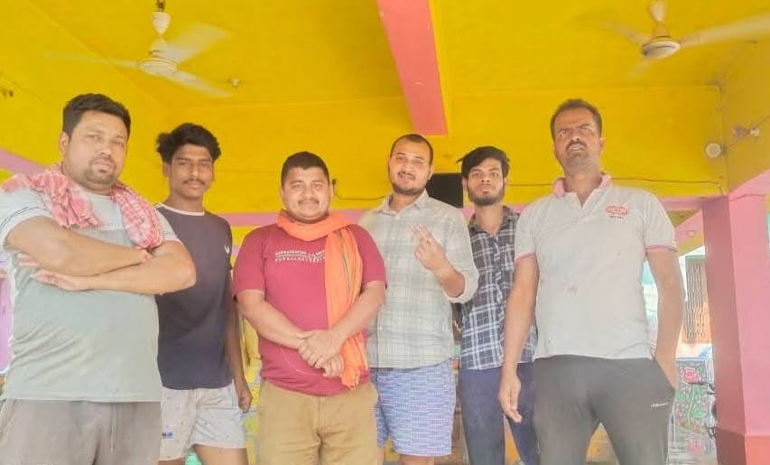 कन्हैया कुमार के जाने के बाद युवकों ने गंगाजल से मंदिर को शुद्ध कर किया।