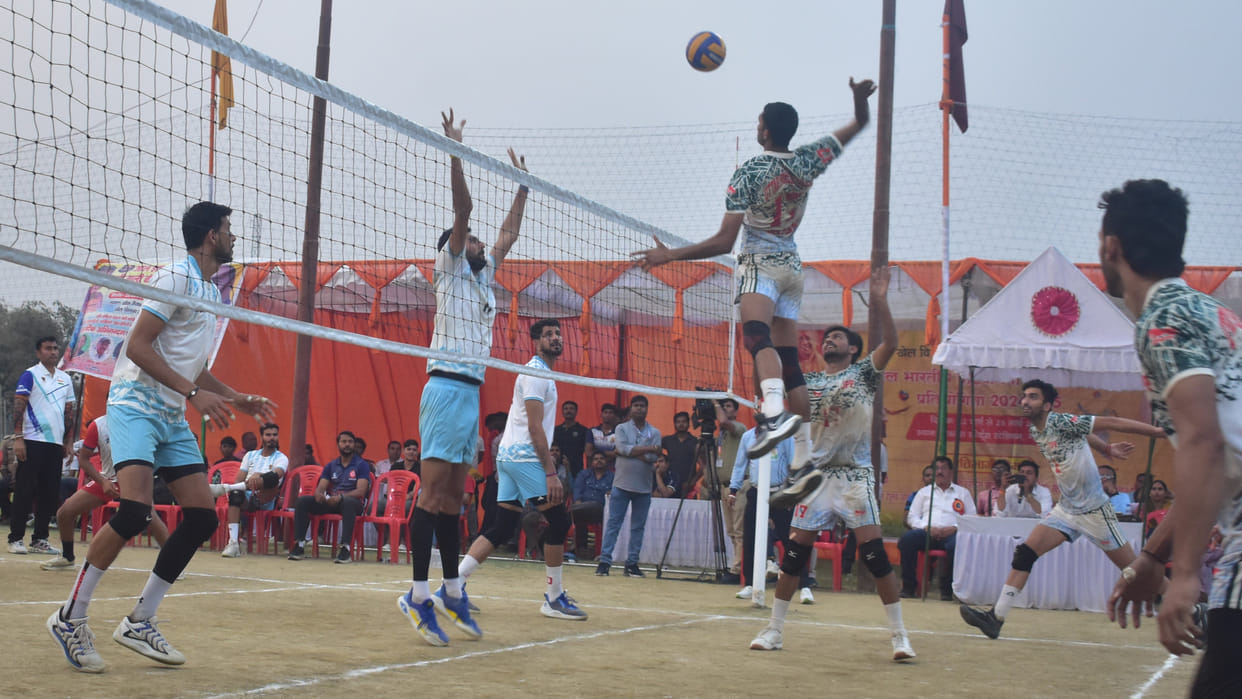 In Gorakhpur Volleyball tournament, North Railway became champion by defeating UP Police