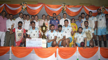 In Gorakhpur Volleyball tournament, North Railway became champion by defeating UP Police