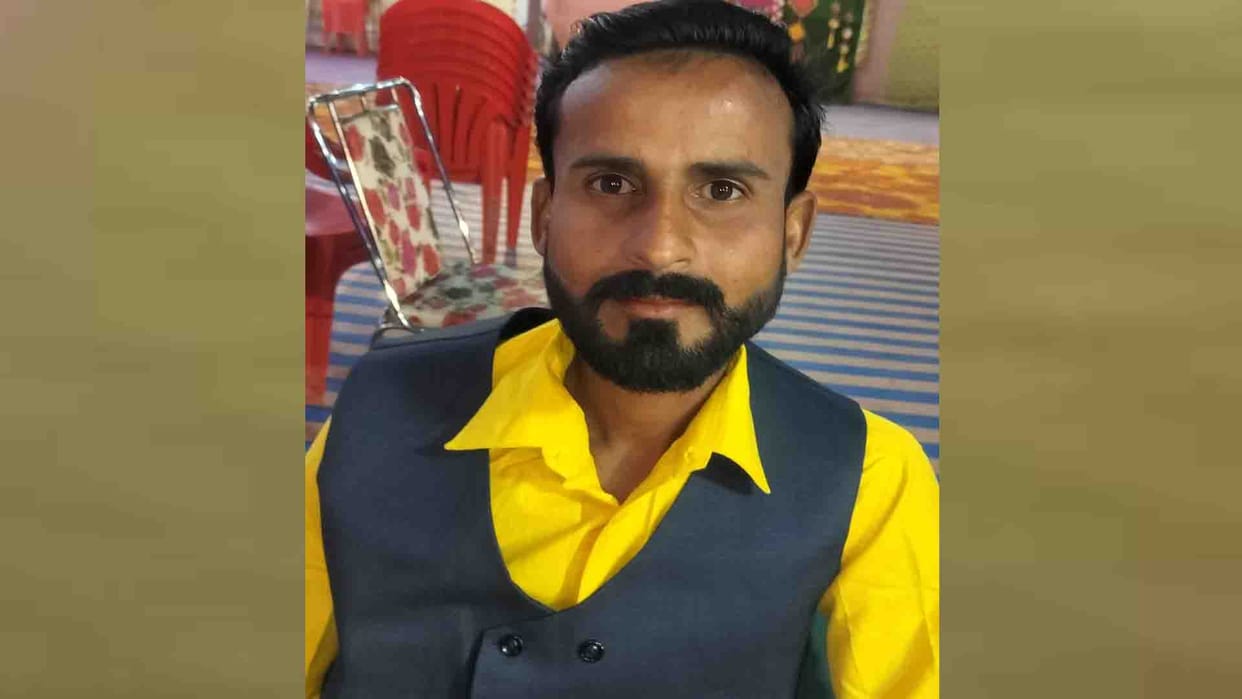 Wife used to talk to someone on phone, husband hurt by infidelity hanged himself to death