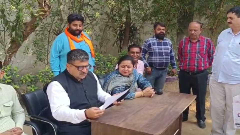 Ambala mayor did not get office she meet to people in MC office park