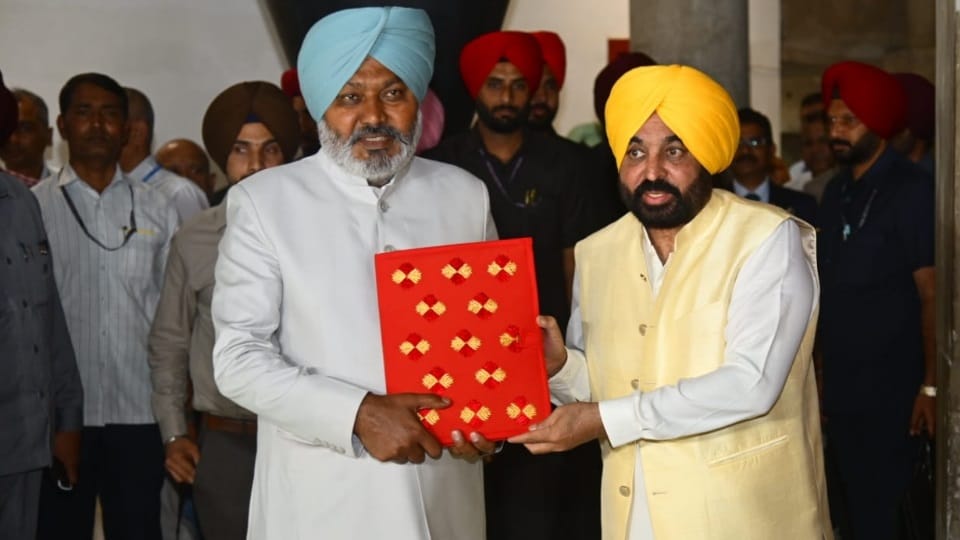 health insurance of Rs 10 lakh each to 65 lakh families Punjab budget update