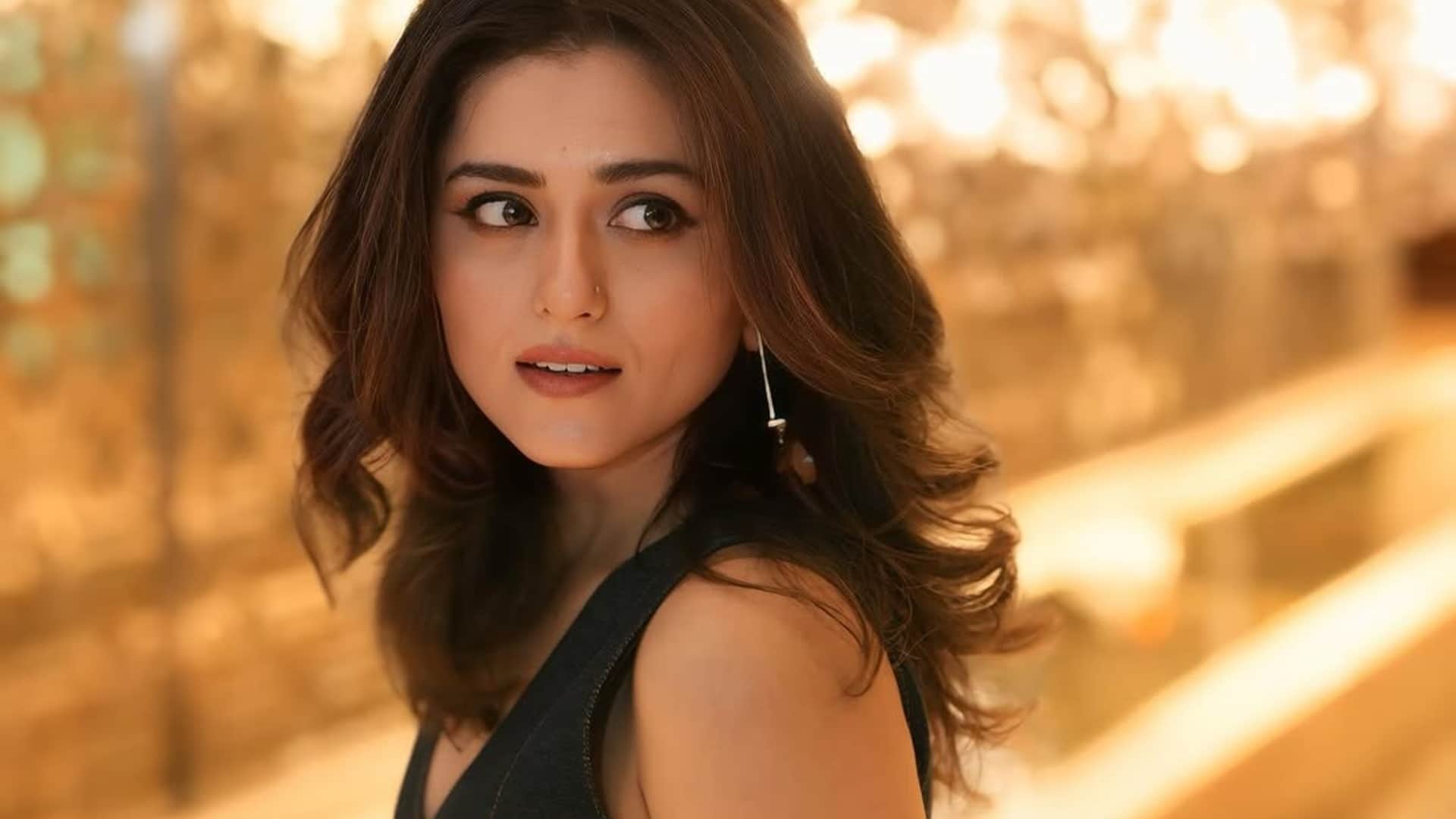 Famous Tv actress who got divorced and spending life single rashmi desai jennifer winget shweta tiwari
