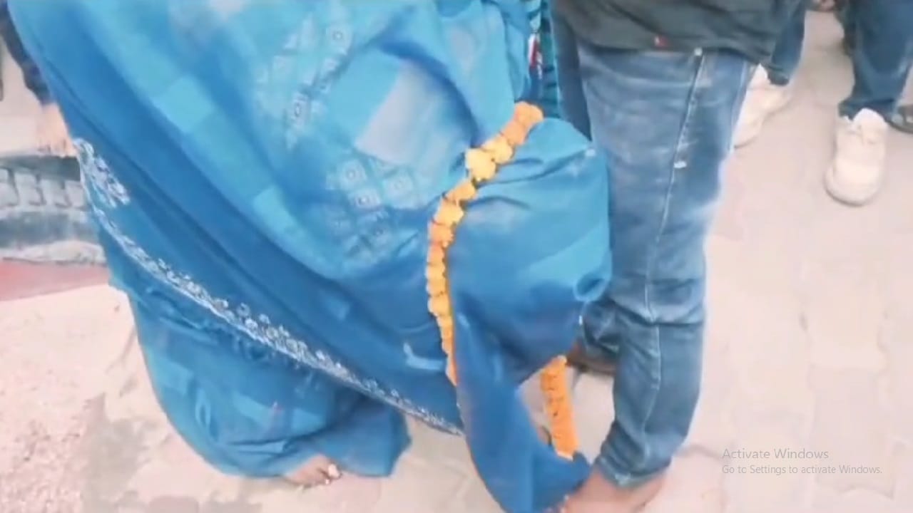 Mother left her two children and married her lover In Sant Kabir Nagar