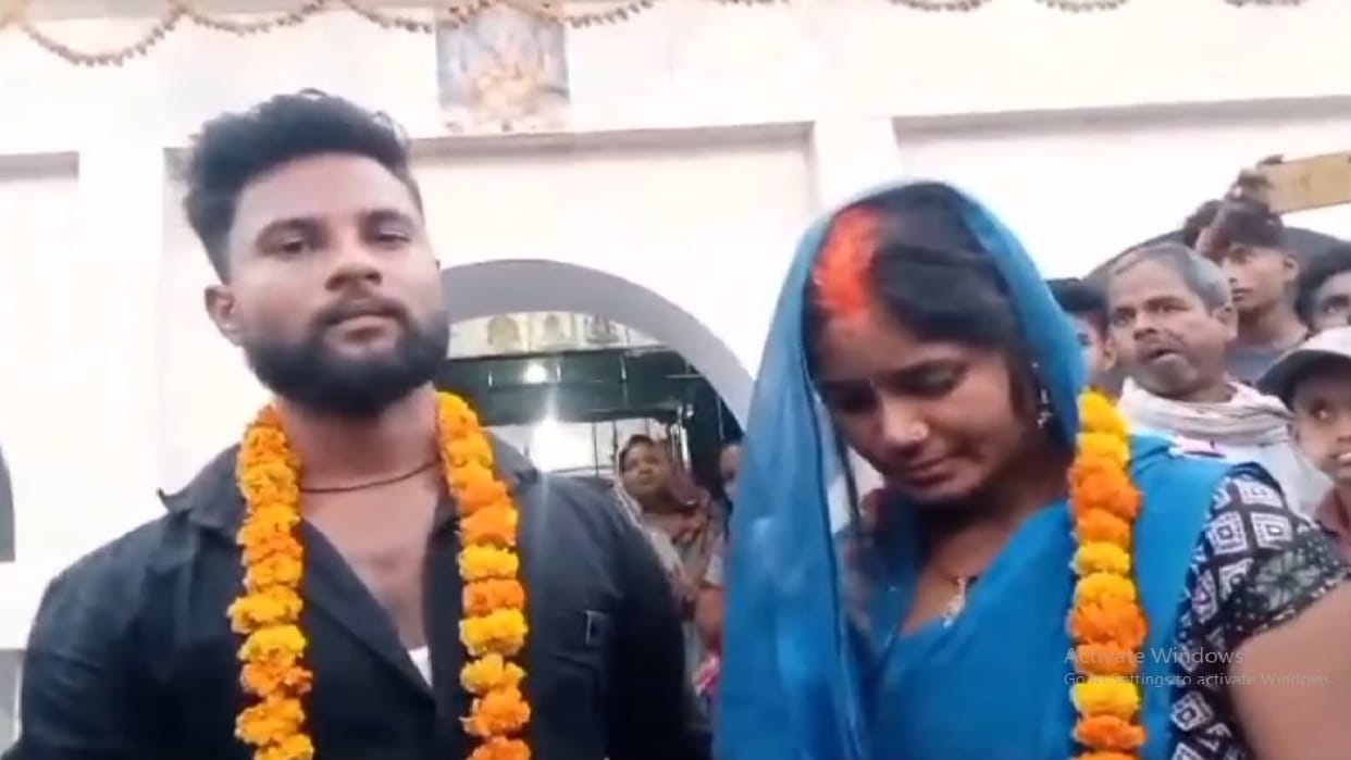 Mother left her two children and married her lover In Sant Kabir Nagar
