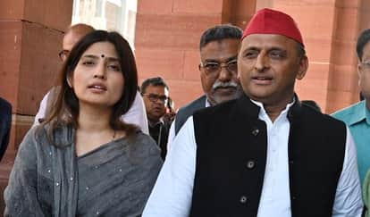 अखिलेश यादव और डिंपल यादव।