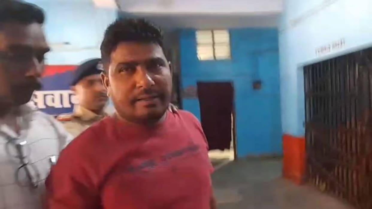 youth caught with fake passport in Mumbai one who made fake documents turned out to be Nausher of Siwan
