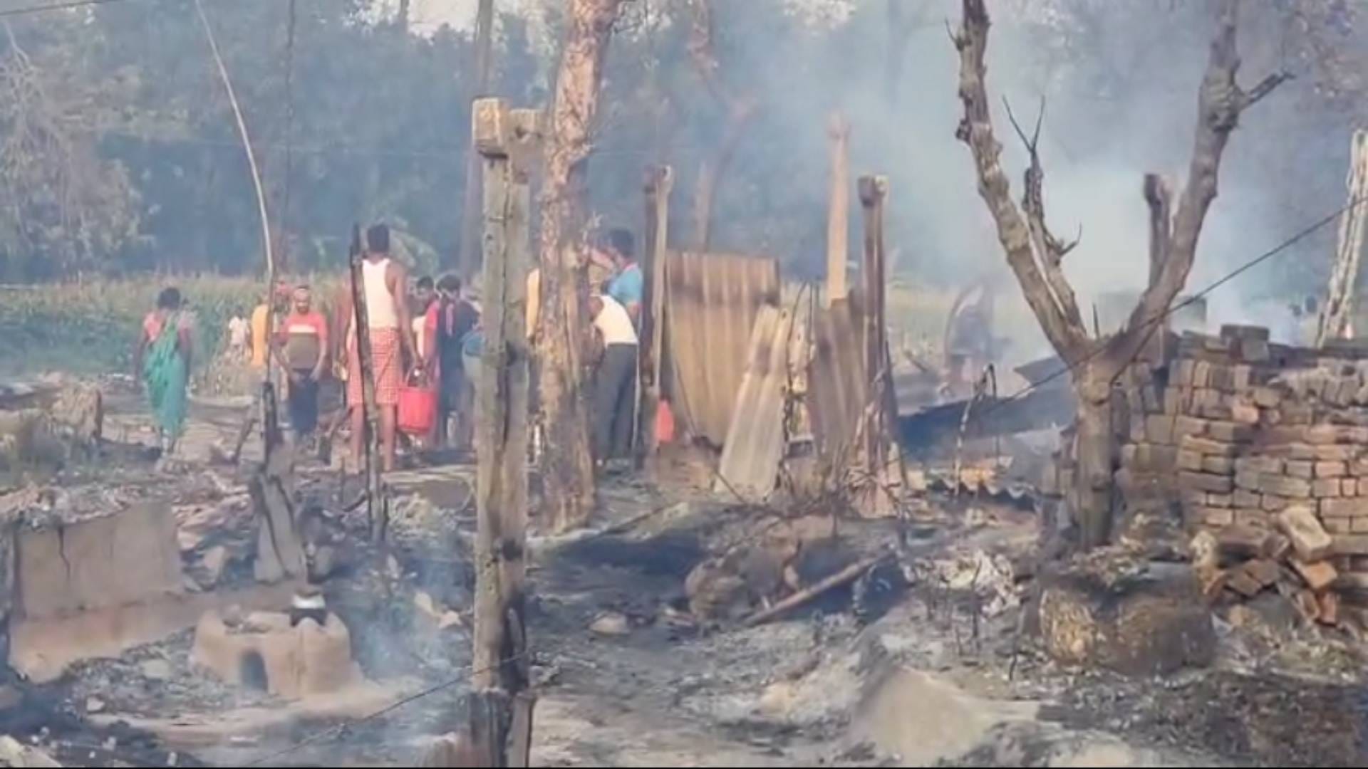 Bihar News More than hundred houses burnt in fire in Darbhanga