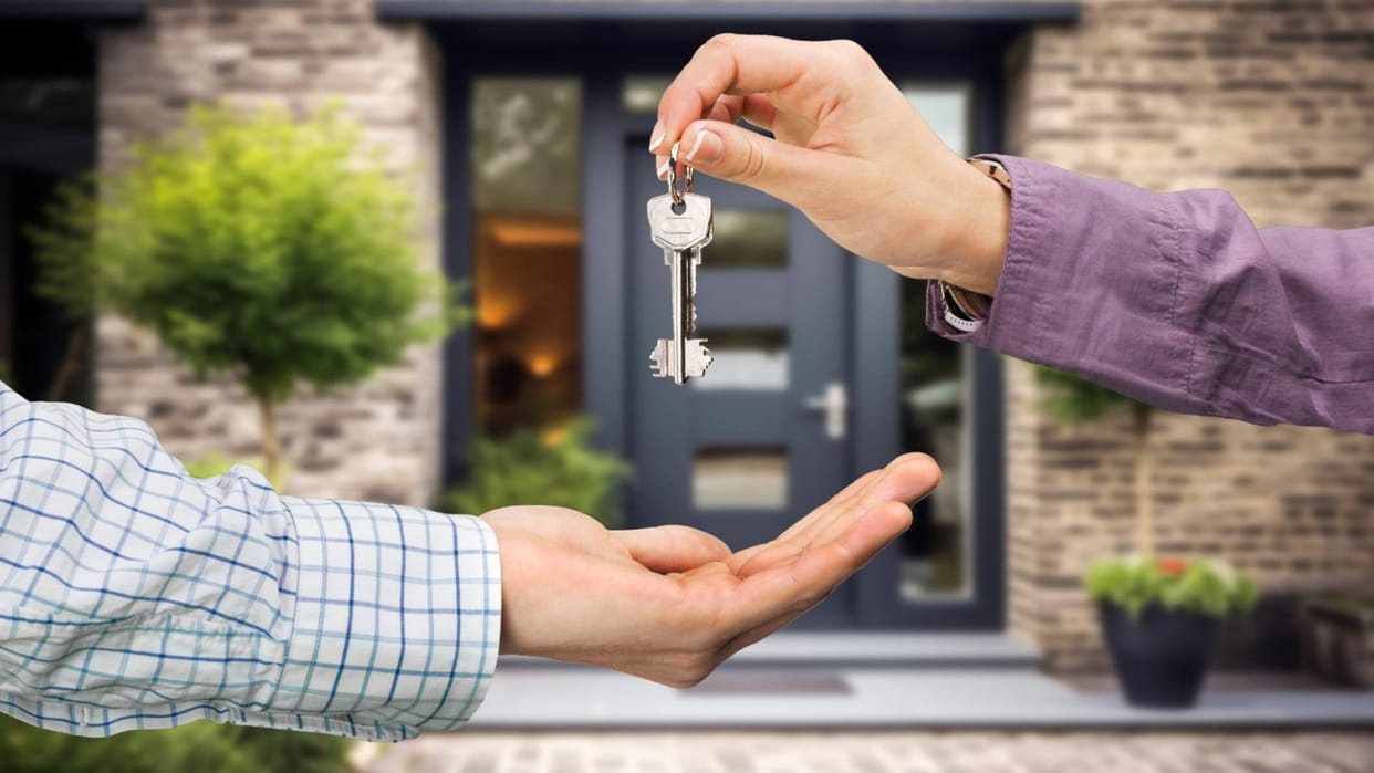 Avoid these common mistakes when buying Flat in society ghar kharidte waqt Kabhi na karein ye galtiyan