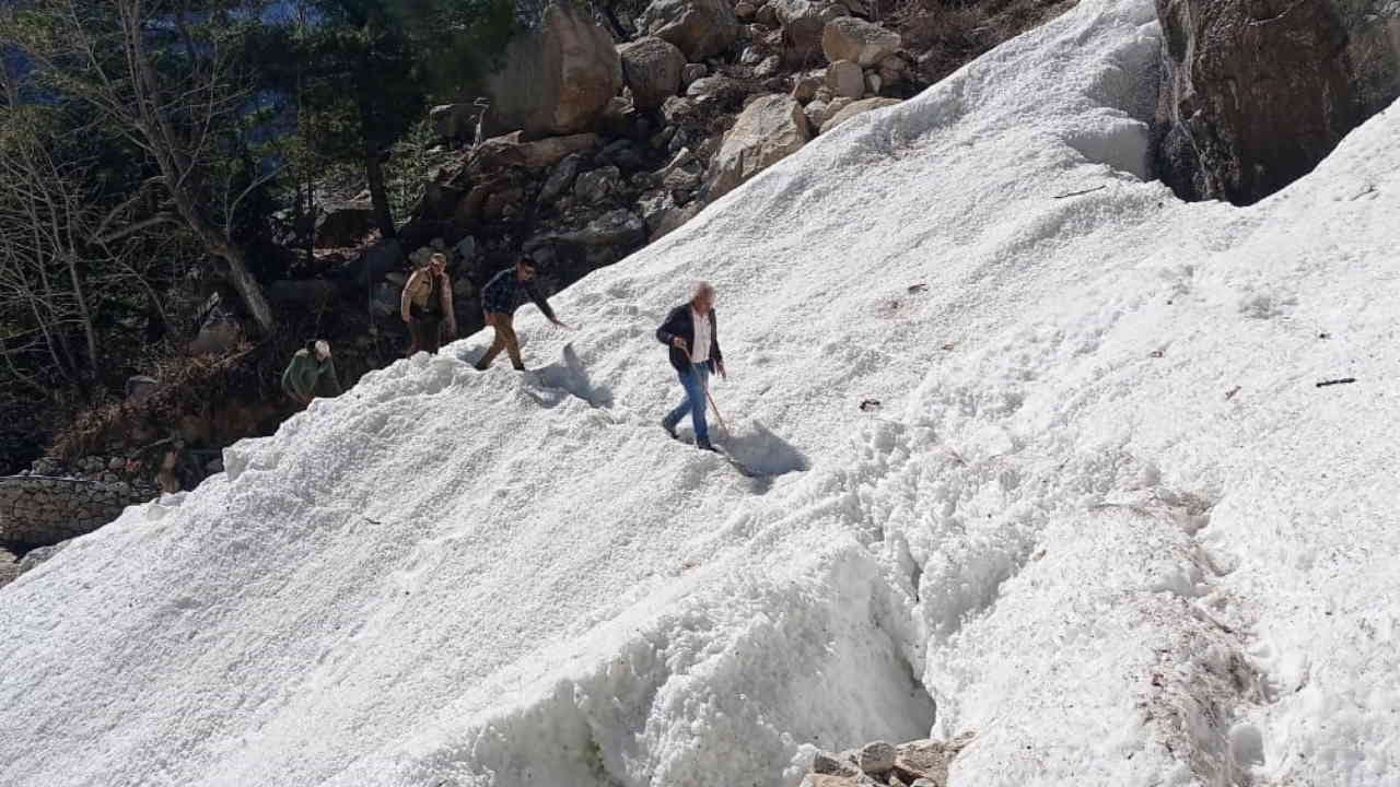 Uttarkashi Gomukh and Kedartal trek will take time till May to open problem due to glacier Watch Photos
