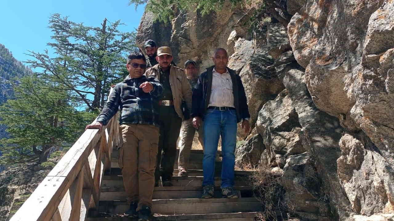 Uttarkashi Gomukh and Kedartal trek will take time till May to open problem due to glacier Watch Photos