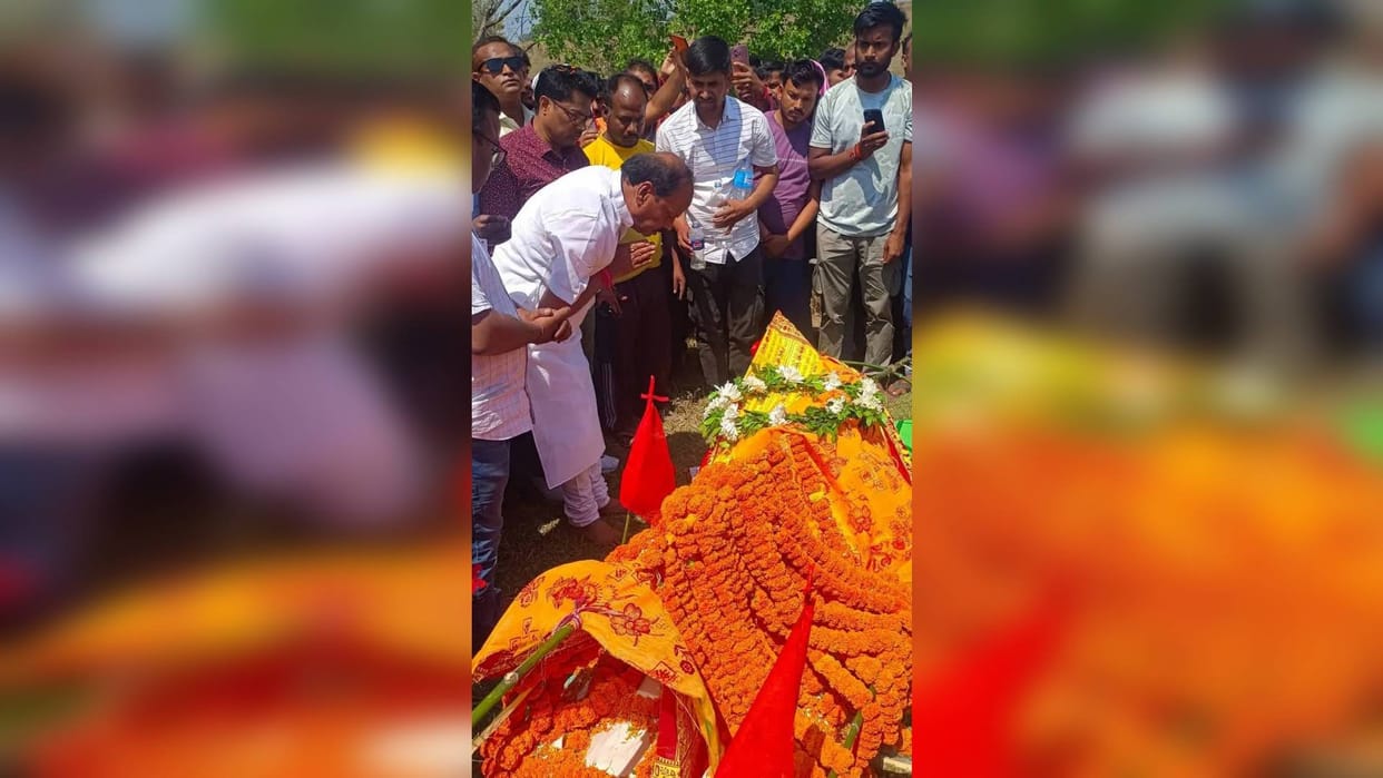 Anil Mahato Murder Case Former CM Raghuvar Das reached Anil Mahato last journey targeted Hemant government
