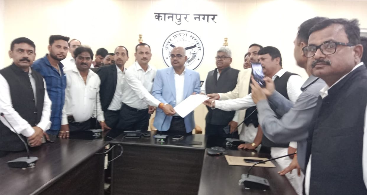 Protest and work halted in protest against the murder of the lawyer lawyers submitted memorandum to the DM