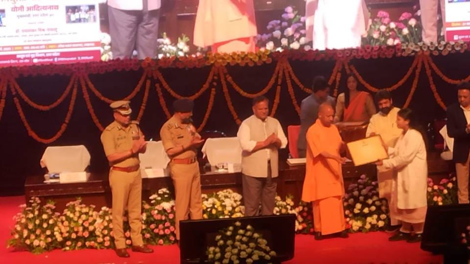 CM Yogi gave appointment letters to 283 medical officers and said 8.5 lakh jobs were given in eight years